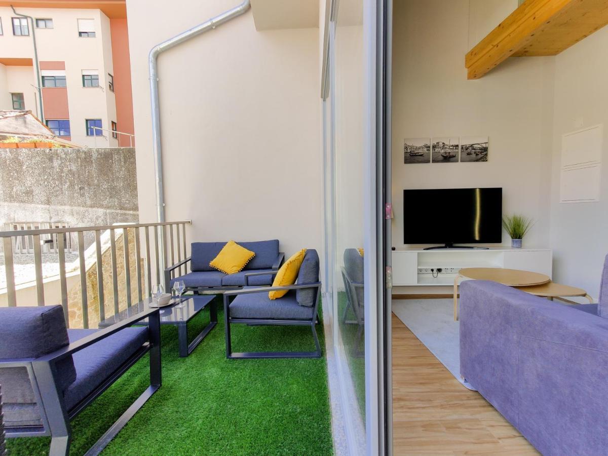Coutinho Apartment - Modern Ap In The City Centre With Balcony Віана-ду-Каштелу Екстер'єр фото